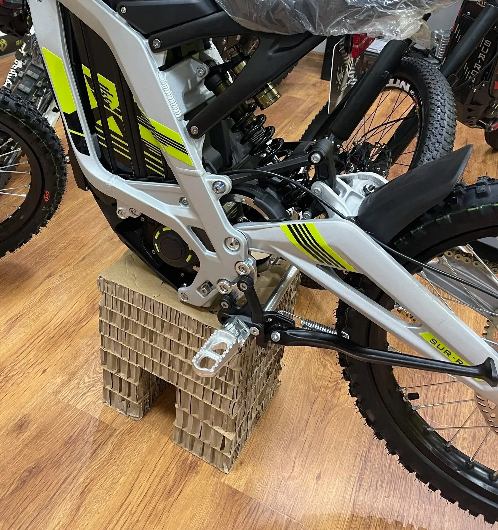 SurRonshop Peg Lowering Kit - Image 11